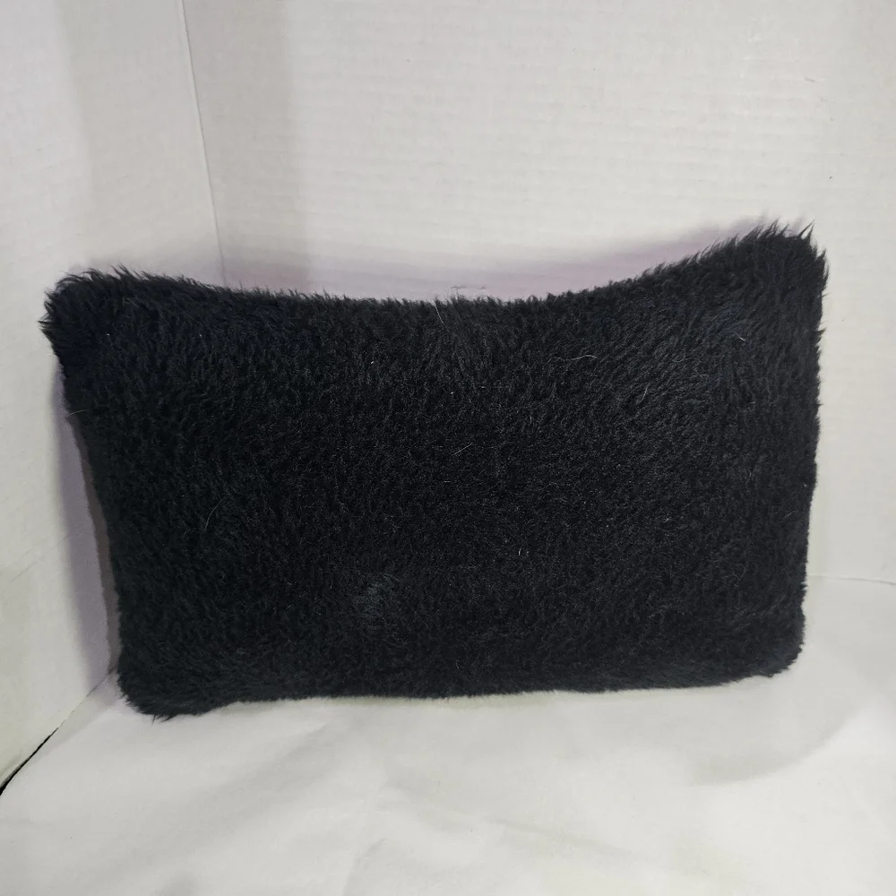 No Outfit Is Complete Without Cat Hair Pillow 12x8 Manual Woodworkers and Weave